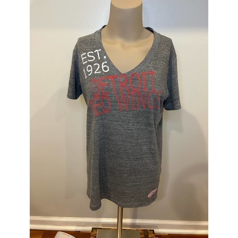 Women's Detroit Redwings V Neck Gray Tee Size Medium